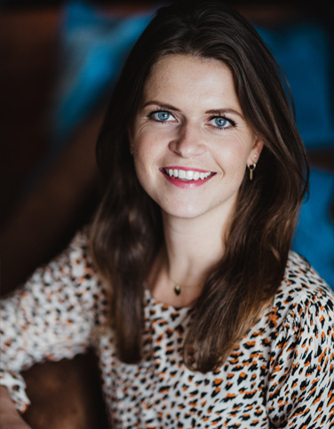 Portretfoto marketing- en communicatieadviseur Petra Velten
