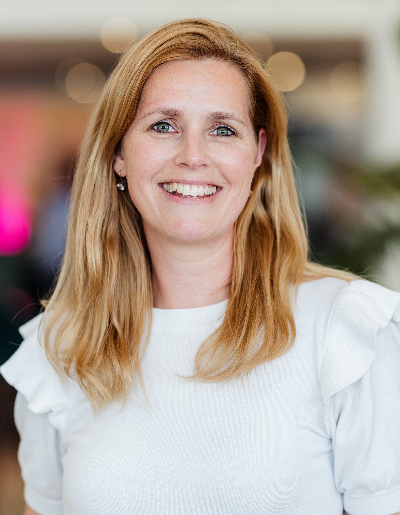Portretfoto Dimpact medewerker Marlies - communicatieadviseur